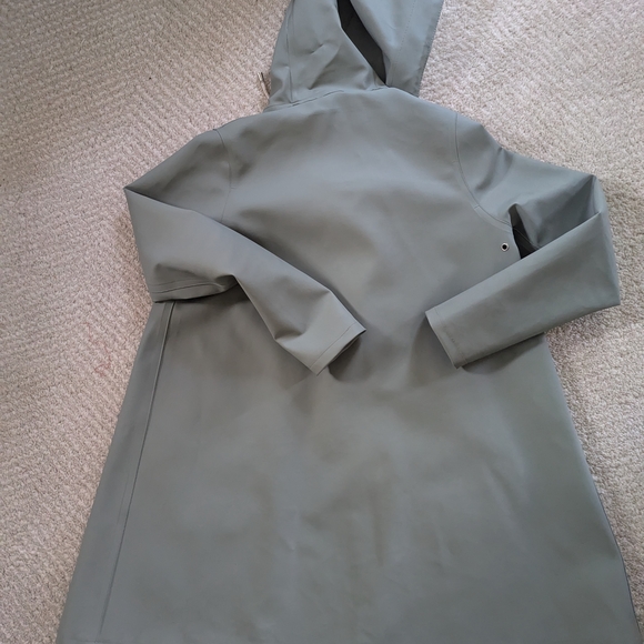 Stutterheim Women's Green Hooded Raincoat - Picture 2 of 5